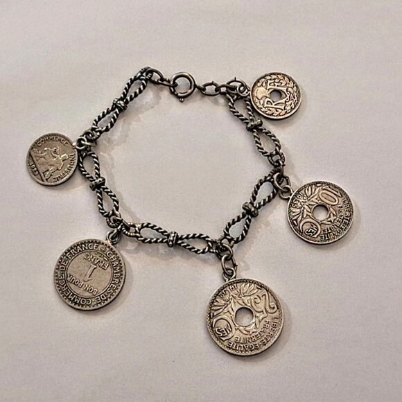 Vintage 7 Inch 5 French Coins Rope Chain Charm Silver Tone Bracelet - Picture 2 of 9